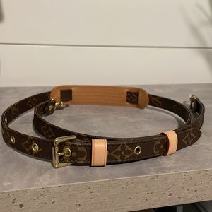 Louis Vuitton
Monogram 16mm Adjustable Shoulder Strap